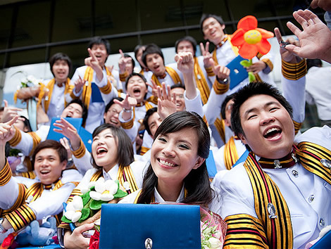 タイの最高学府、チュラロンコン大学の卒業式の様子